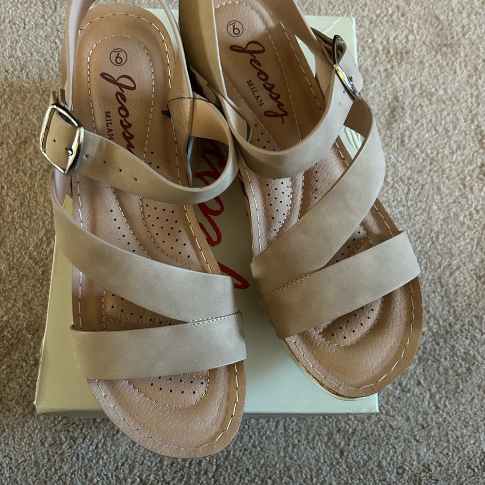 NEW New Jeossy Nude Comfort Wedge Sandals sz 9